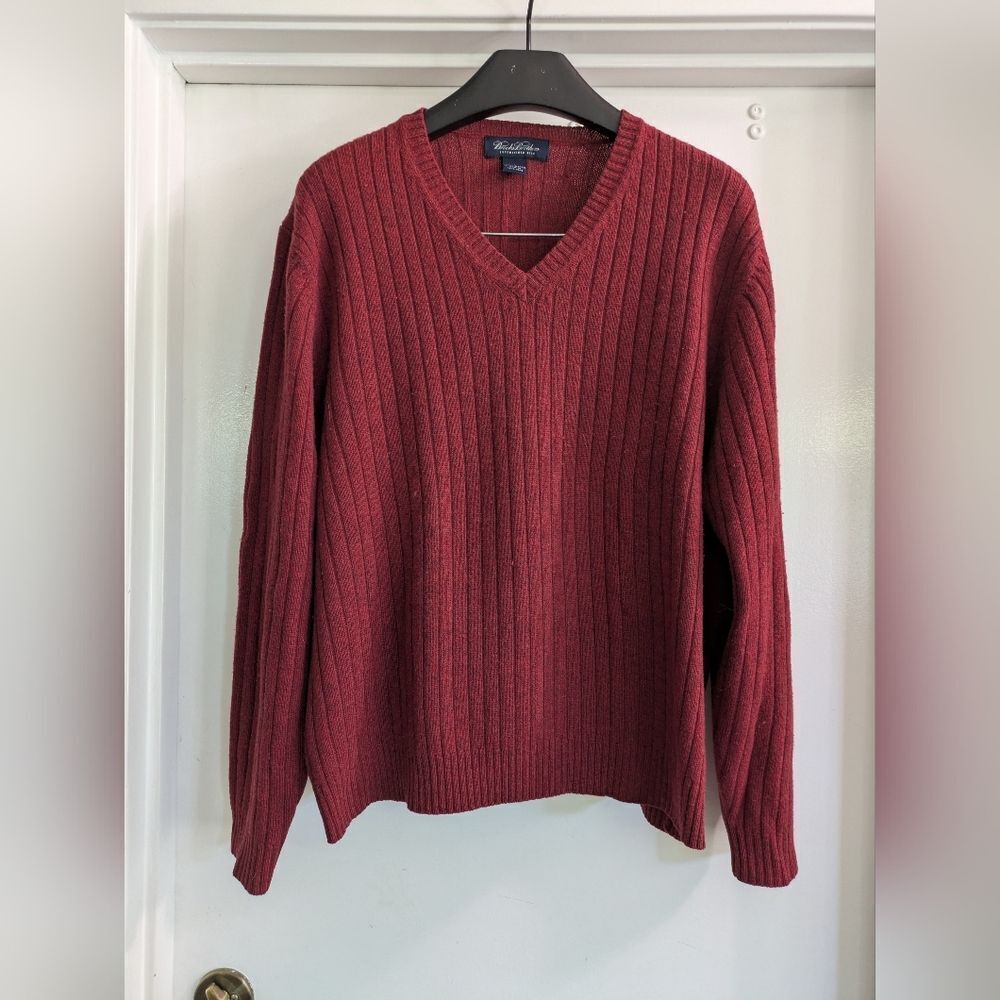 BROOKS BROTHERS MENS V-Neck  Lambs WOOL BURGUNDY SWEATER SIZE LARGE